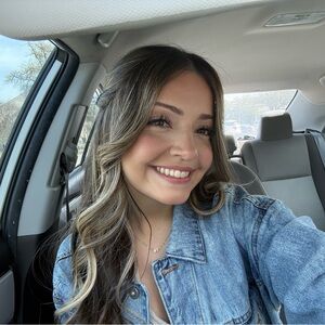 Meet your Posher, María